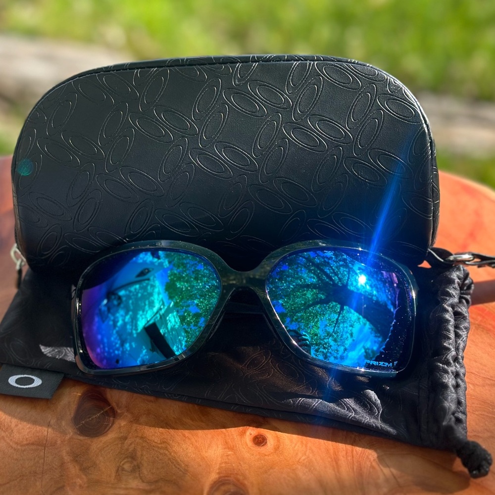 Oakley Wildrye 9230 Sunglasses
923001 - Blue - Prizm Sapphire Polarized
Womens